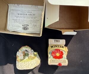 David Winter The Winter Chronicles "The Chronicles Signature" & Winter Arch MIB